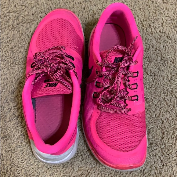 Nike running shoes - Picture 1 of 4